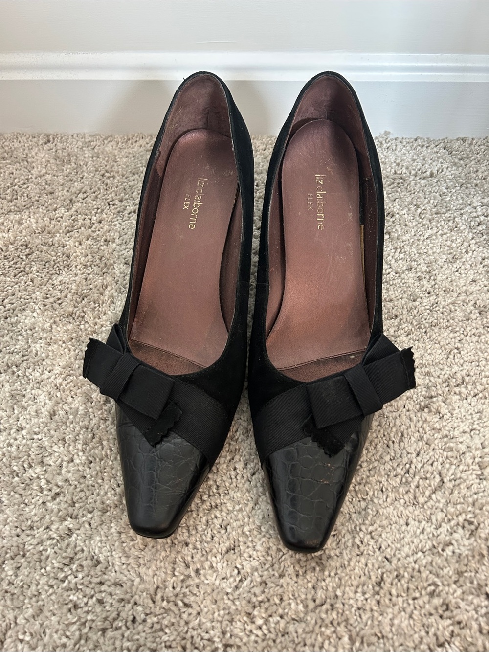 Liz Claiborne Black Pointed Toe Bow Accent Pumps
